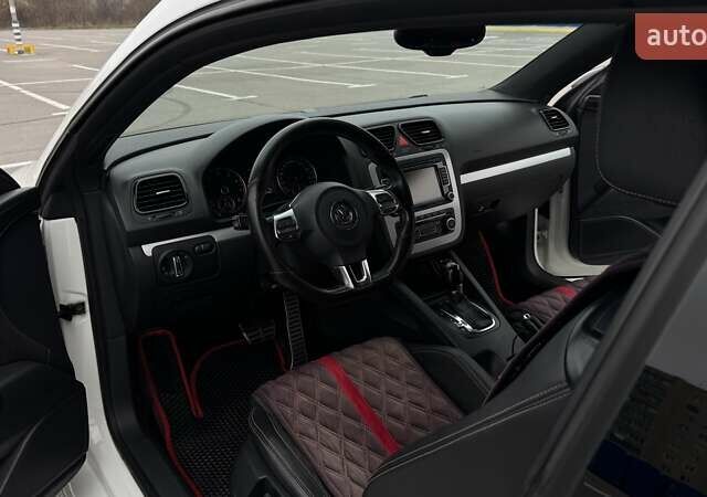 Білий Фольксваген Скірокко, об'ємом двигуна 1.39 л та пробігом 223 тис. км за 9800 $, фото 18 на Automoto.ua