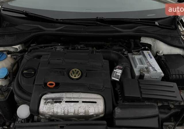 Білий Фольксваген Скірокко, об'ємом двигуна 1.39 л та пробігом 223 тис. км за 9800 $, фото 28 на Automoto.ua