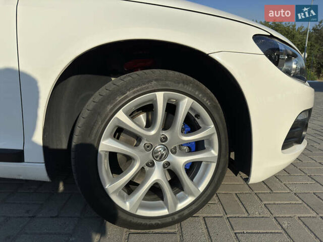 Білий Фольксваген Скірокко, об'ємом двигуна 1.98 л та пробігом 130 тис. км за 13000 $, фото 9 на Automoto.ua