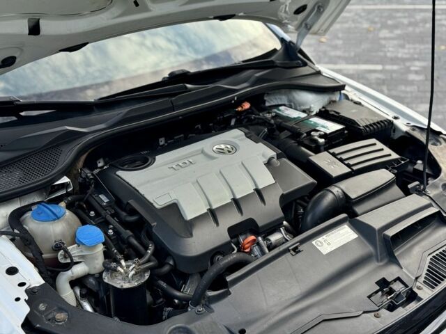 Белый Фольксваген Скирокко, объемом двигателя 2 л и пробегом 350 тыс. км за 5999 $, фото 22 на Automoto.ua