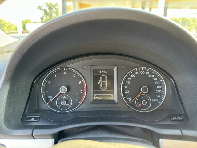 Белый Фольксваген Скирокко, объемом двигателя 2 л и пробегом 130 тыс. км за 10500 $, фото 7 на Automoto.ua