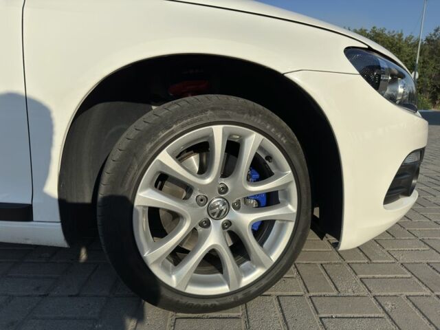 Белый Фольксваген Скирокко, объемом двигателя 2 л и пробегом 130 тыс. км за 10500 $, фото 3 на Automoto.ua