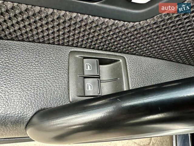 Черный Фольксваген Скирокко, объемом двигателя 1.39 л и пробегом 217 тыс. км за 7500 $, фото 27 на Automoto.ua