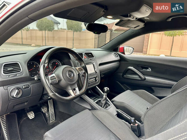 Красный Фольксваген Скирокко, объемом двигателя 1.98 л и пробегом 145 тыс. км за 7900 $, фото 10 на Automoto.ua