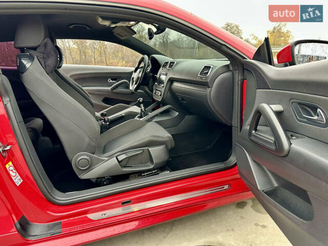 Красный Фольксваген Скирокко, объемом двигателя 1.98 л и пробегом 145 тыс. км за 7900 $, фото 12 на Automoto.ua