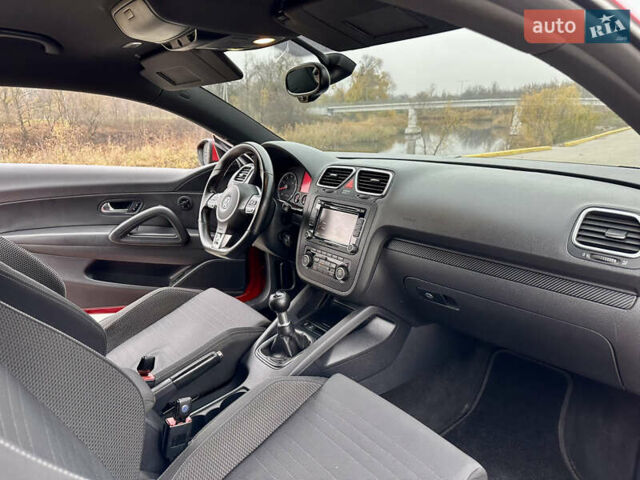 Красный Фольксваген Скирокко, объемом двигателя 1.98 л и пробегом 145 тыс. км за 7900 $, фото 13 на Automoto.ua