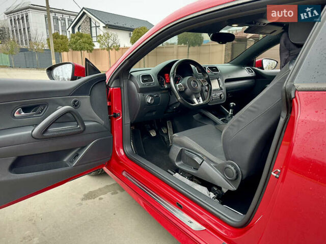 Красный Фольксваген Скирокко, объемом двигателя 1.98 л и пробегом 145 тыс. км за 7900 $, фото 9 на Automoto.ua