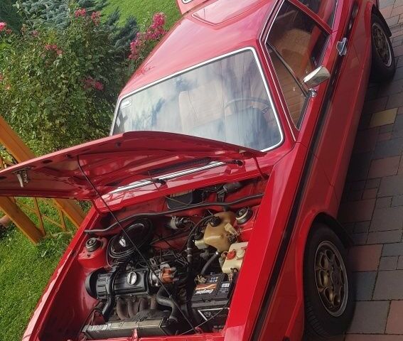 Красный Фольксваген Скирокко, объемом двигателя 1.1 л и пробегом 139 тыс. км за 22000 $, фото 5 на Automoto.ua