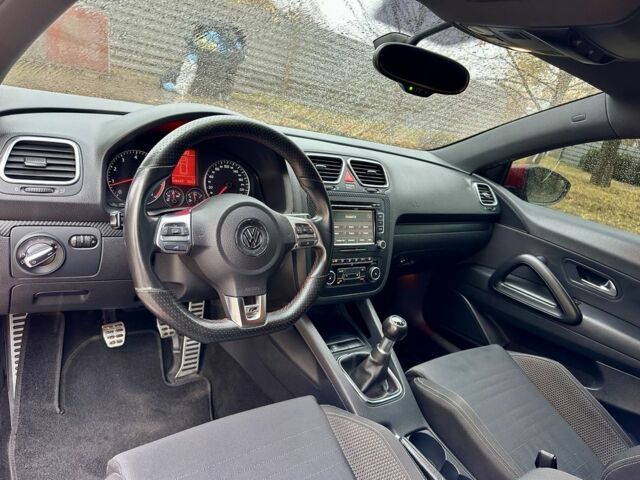 Червоний Фольксваген Скірокко, об'ємом двигуна 2 л та пробігом 145 тис. км за 7900 $, фото 7 на Automoto.ua