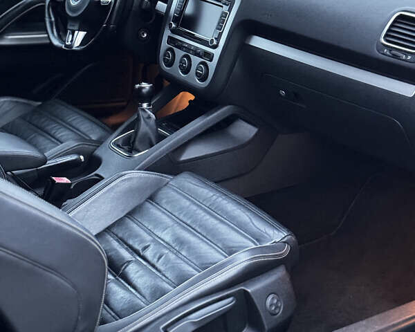 Серый Фольксваген Скирокко, объемом двигателя 1.4 л и пробегом 159 тыс. км за 8900 $, фото 12 на Automoto.ua