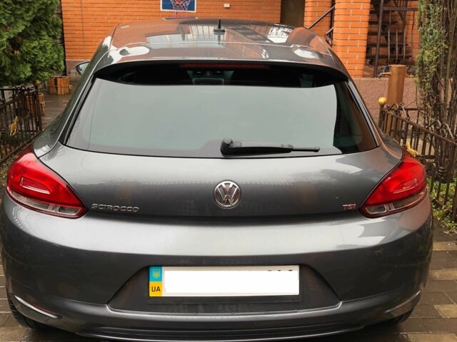 Серый Фольксваген Скирокко, объемом двигателя 1.4 л и пробегом 200 тыс. км за 12500 $, фото 3 на Automoto.ua