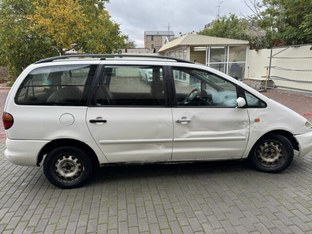 Фольксваген Шаран 1999 в Николаеве на Automoto.ua Белый Фольксваген Шаран, объемом двигателя 1.9 л и пробегом 380 тыс. км за 1800 $, фото 5 на Automoto.ua