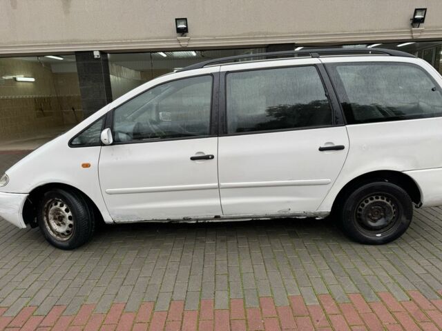 Фольксваген Шаран 1999 в Николаеве на Automoto.ua Белый Фольксваген Шаран, объемом двигателя 1.9 л и пробегом 380 тыс. км за 1800 $, фото 2 на Automoto.ua