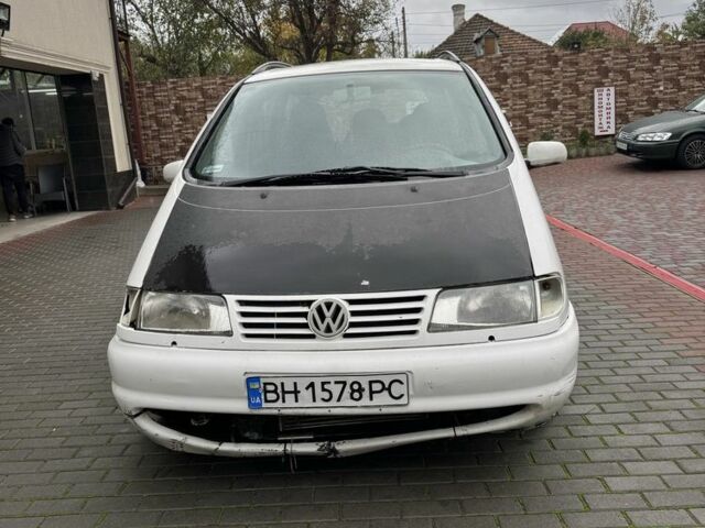 Фольксваген Шаран 1999 в Николаеве на Automoto.ua Белый Фольксваген Шаран, объемом двигателя 1.9 л и пробегом 380 тыс. км за 1800 $, фото 1 на Automoto.ua
