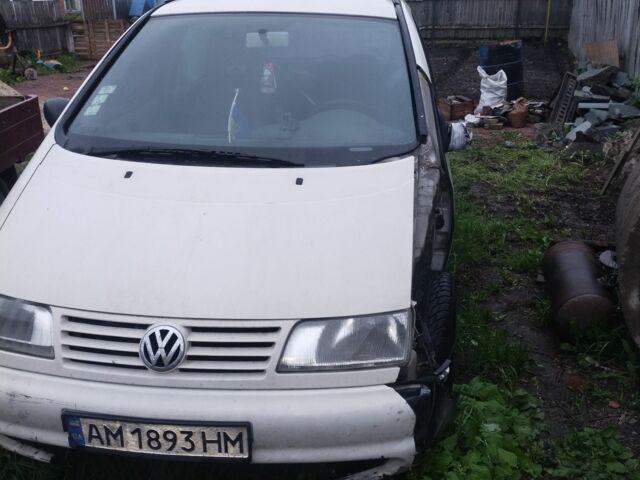 Білий Фольксваген Шаран, об'ємом двигуна 1.9 л та пробігом 500 тис. км за 2000 $, фото 5 на Automoto.ua