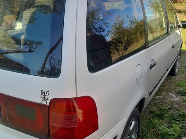 Белый Фольксваген Шаран, объемом двигателя 1.9 л и пробегом 390 тыс. км за 4300 $, фото 13 на Automoto.ua