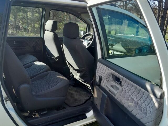 Белый Фольксваген Шаран, объемом двигателя 1.9 л и пробегом 390 тыс. км за 4300 $, фото 8 на Automoto.ua