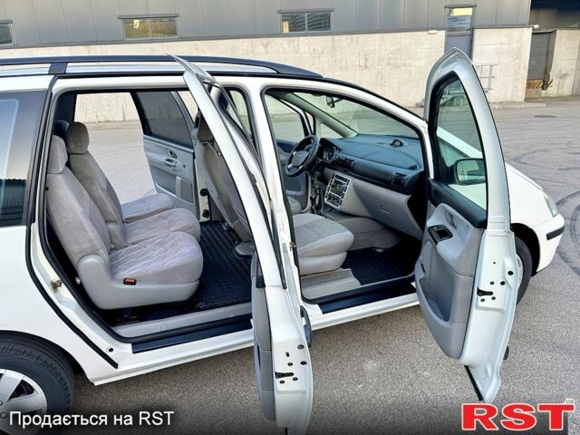 Білий Фольксваген Шаран, об'ємом двигуна 1.9 л та пробігом 285 тис. км за 3500 $, фото 6 на Automoto.ua