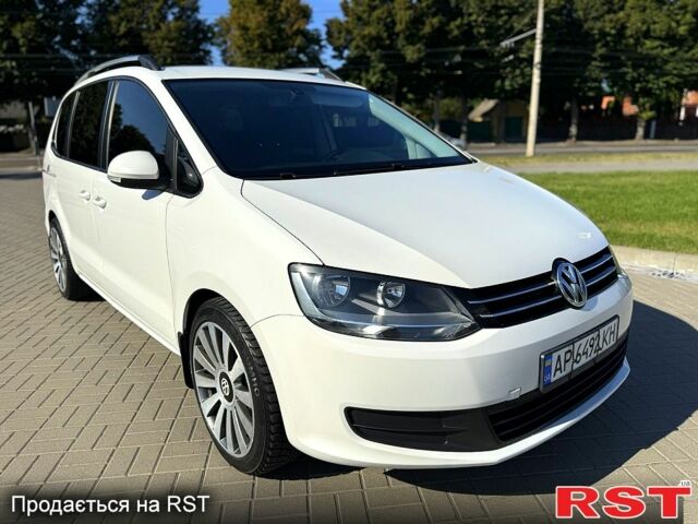 Білий Фольксваген Шаран, об'ємом двигуна 2 л та пробігом 260 тис. км за 9499 $, фото 1 на Automoto.ua