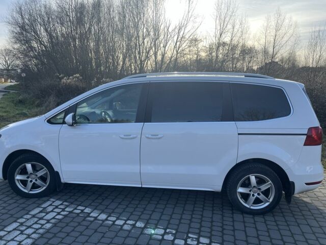 Белый Фольксваген Шаран, объемом двигателя 2 л и пробегом 315 тыс. км за 8600 $, фото 2 на Automoto.ua