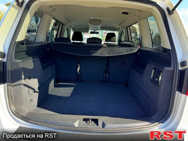 Білий Фольксваген Шаран, об'ємом двигуна 2 л та пробігом 260 тис. км за 9499 $, фото 5 на Automoto.ua