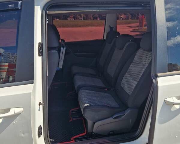 Белый Фольксваген Шаран, объемом двигателя 1.97 л и пробегом 314 тыс. км за 11500 $, фото 6 на Automoto.ua