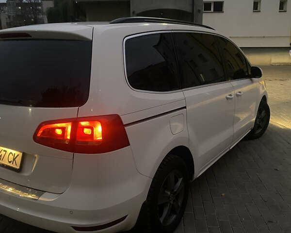 Білий Фольксваген Шаран, об'ємом двигуна 2 л та пробігом 263 тис. км за 11700 $, фото 4 на Automoto.ua