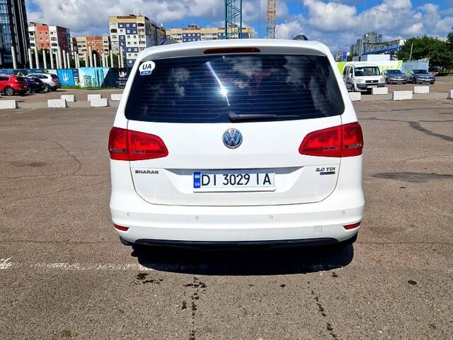 Белый Фольксваген Шаран, объемом двигателя 2 л и пробегом 310 тыс. км за 11500 $, фото 1 на Automoto.ua