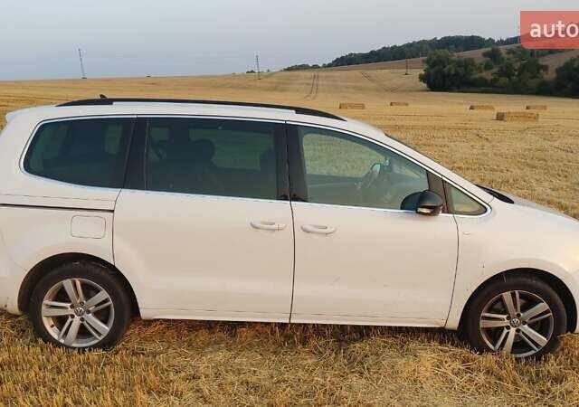 Белый Фольксваген Шаран, объемом двигателя 1.4 л и пробегом 245 тыс. км за 9920 $, фото 4 на Automoto.ua