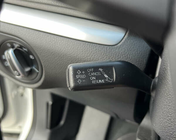 Белый Фольксваген Шаран, объемом двигателя 1.97 л и пробегом 276 тыс. км за 14200 $, фото 49 на Automoto.ua