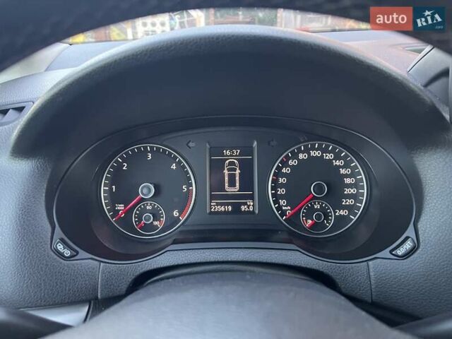 Белый Фольксваген Шаран, объемом двигателя 2 л и пробегом 235 тыс. км за 11350 $, фото 23 на Automoto.ua