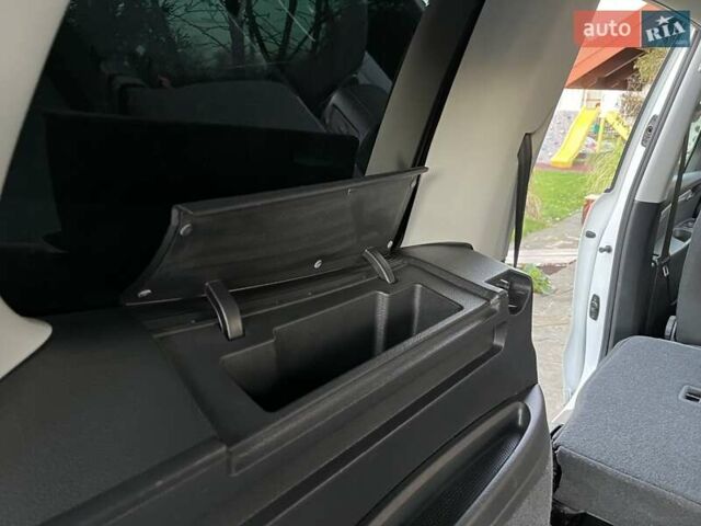 Белый Фольксваген Шаран, объемом двигателя 2 л и пробегом 235 тыс. км за 11350 $, фото 42 на Automoto.ua