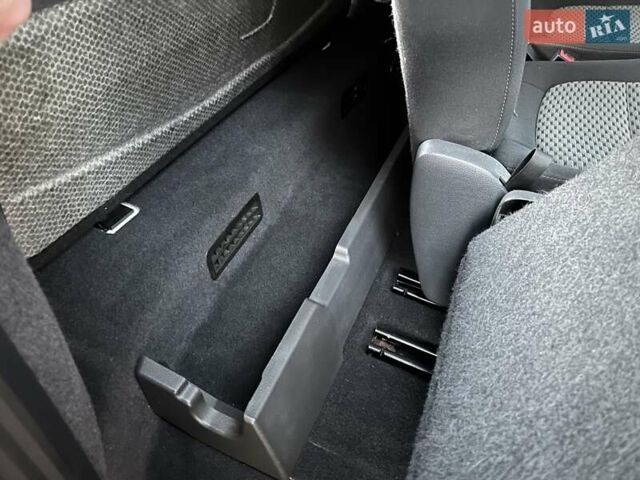 Белый Фольксваген Шаран, объемом двигателя 2 л и пробегом 235 тыс. км за 11350 $, фото 39 на Automoto.ua