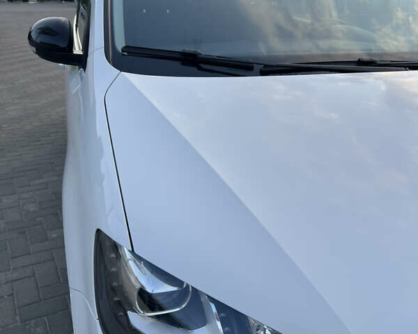 Белый Фольксваген Шаран, объемом двигателя 1.97 л и пробегом 276 тыс. км за 14200 $, фото 12 на Automoto.ua