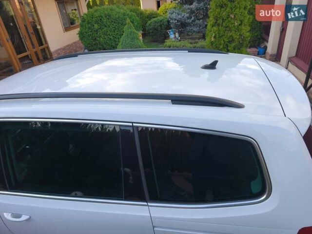 Белый Фольксваген Шаран, объемом двигателя 2 л и пробегом 246 тыс. км за 14299 $, фото 6 на Automoto.ua