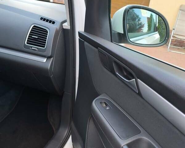 Белый Фольксваген Шаран, объемом двигателя 2 л и пробегом 246 тыс. км за 14299 $, фото 35 на Automoto.ua