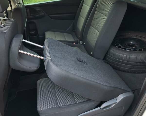 Белый Фольксваген Шаран, объемом двигателя 2 л и пробегом 246 тыс. км за 14299 $, фото 30 на Automoto.ua