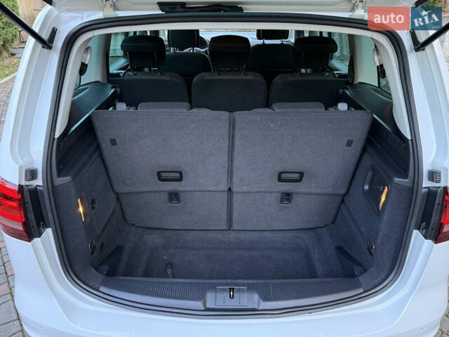 Фольксваген Шаран 2017 в Черновцах на Automoto.ua Белый Фольксваген Шаран, объемом двигателя 1.97 л и пробегом 280 тыс. км за 18800 $, фото 37 на Automoto.ua