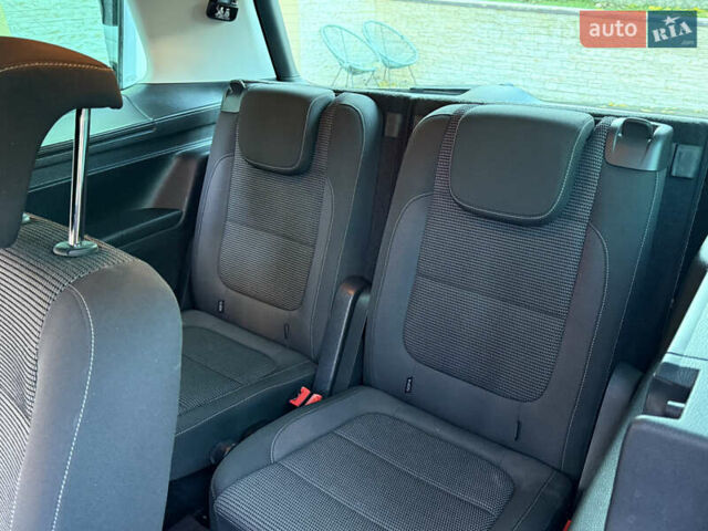 Фольксваген Шаран 2017 в Черновцах на Automoto.ua Белый Фольксваген Шаран, объемом двигателя 1.97 л и пробегом 280 тыс. км за 18800 $, фото 32 на Automoto.ua