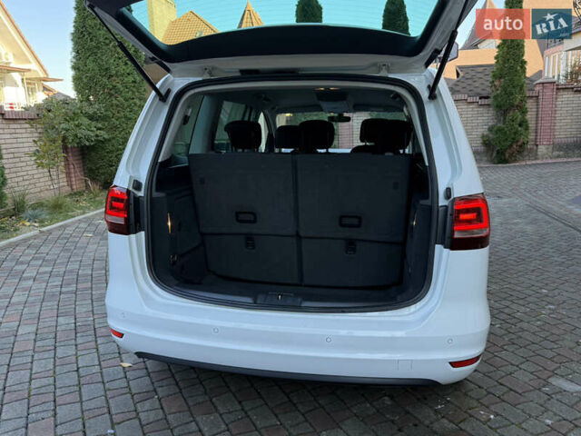 Фольксваген Шаран 2017 в Черновцах на Automoto.ua Белый Фольксваген Шаран, объемом двигателя 1.97 л и пробегом 280 тыс. км за 18800 $, фото 36 на Automoto.ua