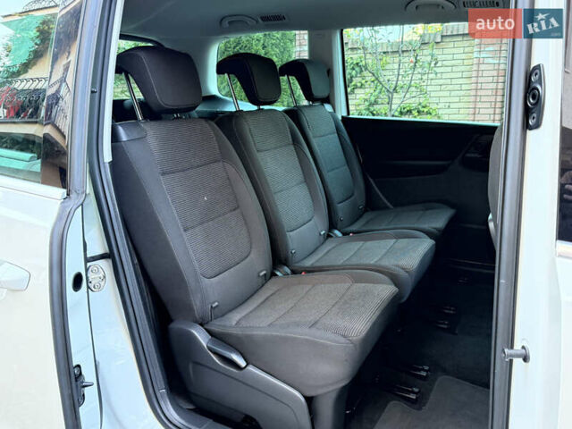 Фольксваген Шаран 2017 в Черновцах на Automoto.ua Белый Фольксваген Шаран, объемом двигателя 1.97 л и пробегом 280 тыс. км за 18800 $, фото 28 на Automoto.ua