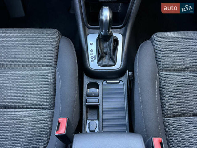 Фольксваген Шаран 2017 в Черновцах на Automoto.ua Белый Фольксваген Шаран, объемом двигателя 1.97 л и пробегом 280 тыс. км за 18800 $, фото 17 на Automoto.ua