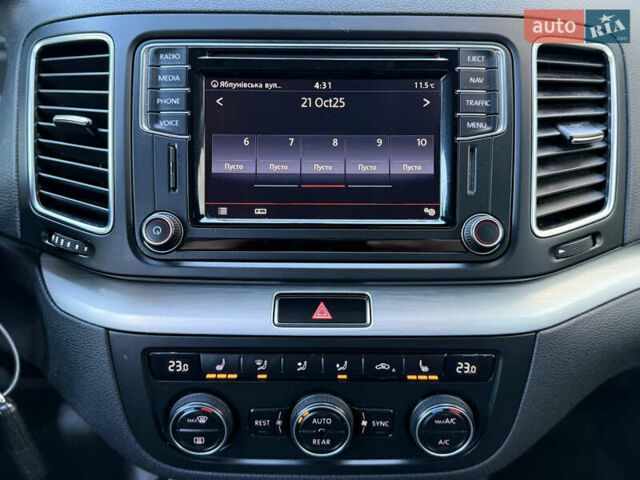 Фольксваген Шаран 2017 в Черновцах на Automoto.ua Белый Фольксваген Шаран, объемом двигателя 1.97 л и пробегом 280 тыс. км за 18800 $, фото 15 на Automoto.ua