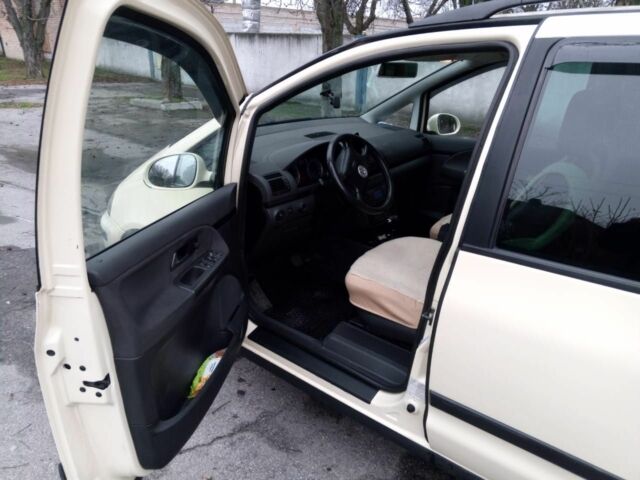 Бежевый Фольксваген Шаран, объемом двигателя 1.9 л и пробегом 309 тыс. км за 4979 $, фото 11 на Automoto.ua