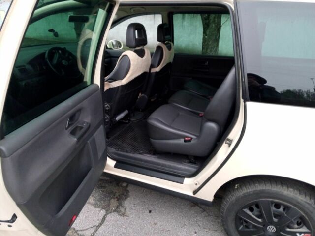 Бежевый Фольксваген Шаран, объемом двигателя 1.9 л и пробегом 309 тыс. км за 4979 $, фото 10 на Automoto.ua