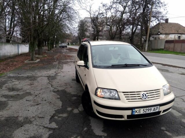 Бежевый Фольксваген Шаран, объемом двигателя 1.9 л и пробегом 309 тыс. км за 4979 $, фото 1 на Automoto.ua