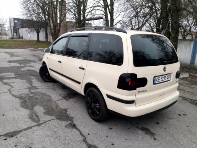 Бежевый Фольксваген Шаран, объемом двигателя 1.9 л и пробегом 309 тыс. км за 4979 $, фото 3 на Automoto.ua