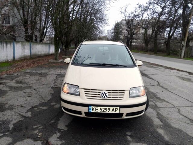 Бежевый Фольксваген Шаран, объемом двигателя 1.9 л и пробегом 309 тыс. км за 4979 $, фото 2 на Automoto.ua