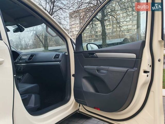 Бежевый Фольксваген Шаран, объемом двигателя 1.98 л и пробегом 235 тыс. км за 15999 $, фото 43 на Automoto.ua