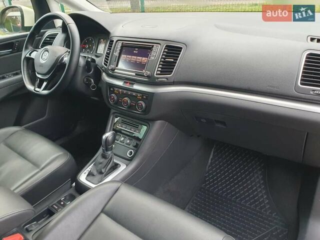 Бежевый Фольксваген Шаран, объемом двигателя 1.98 л и пробегом 235 тыс. км за 15999 $, фото 22 на Automoto.ua